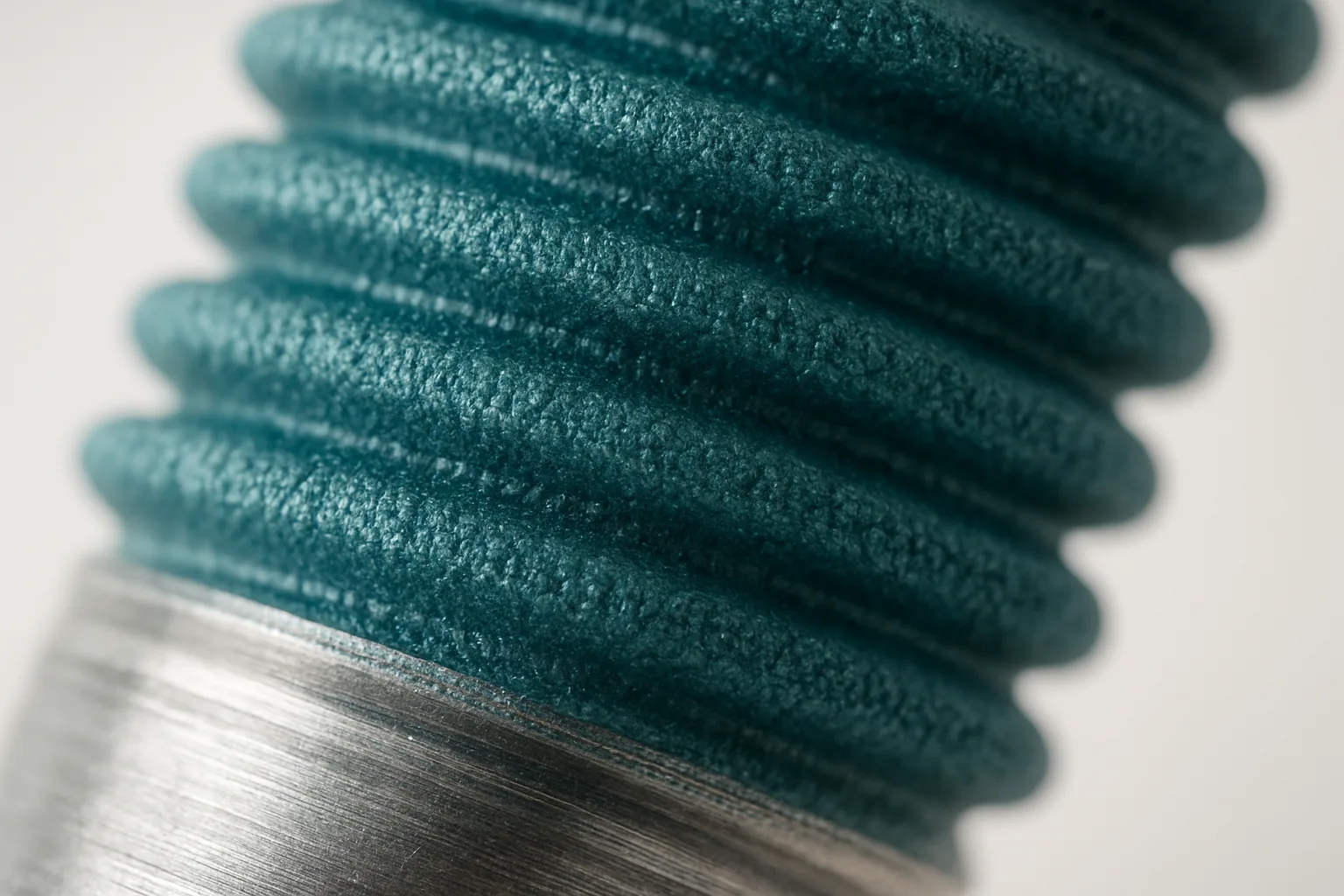 Macro of microencapsulated pre-applied coating on bolt threads